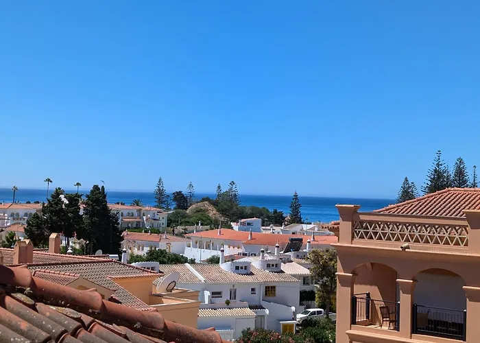 Luxury 3-bedroom At High-end Da Luz