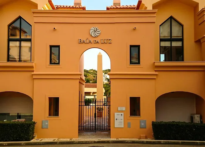 Luxury 3-bedroom At High-end Da Apartment
