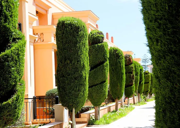 Luxury 3-bedroom At High-end Da Luz