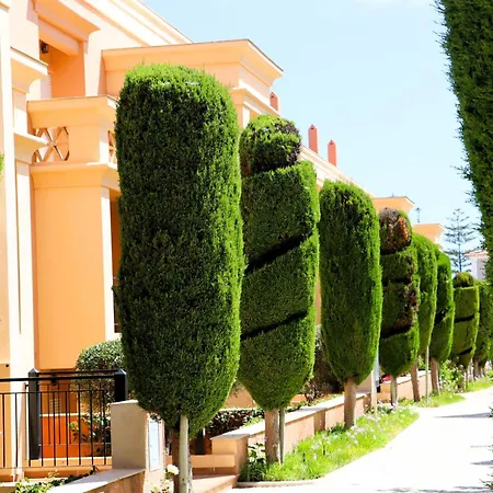Luxury 3-bedroom At High-end Da Luz