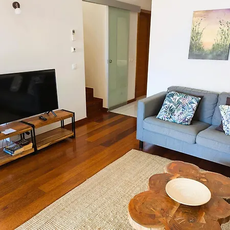 Luxury 3-bedroom At High-end Da 아파트 *